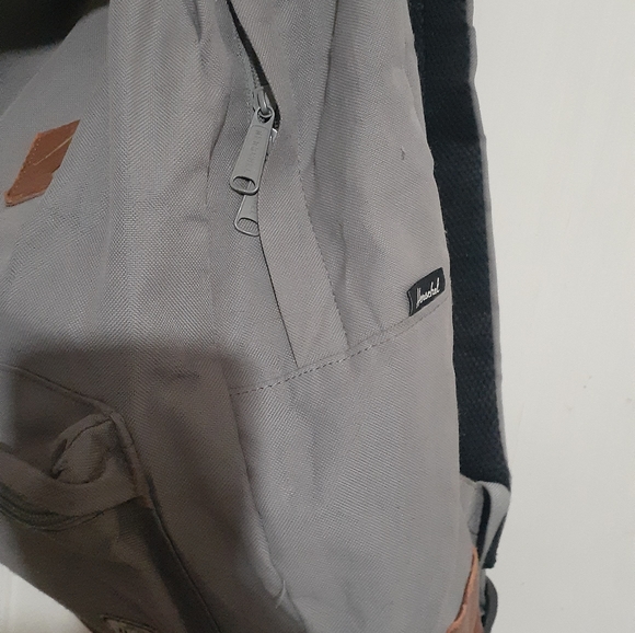 Herschel Backpack - Picture 4 of 8